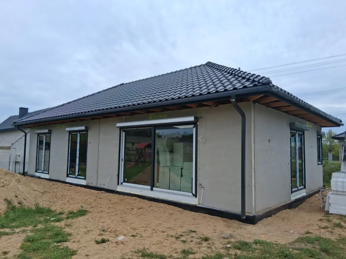 Dom z keramzytobetonu ze stolarką zamontowaną przez Bauline — zdjęcie 6 z 6
