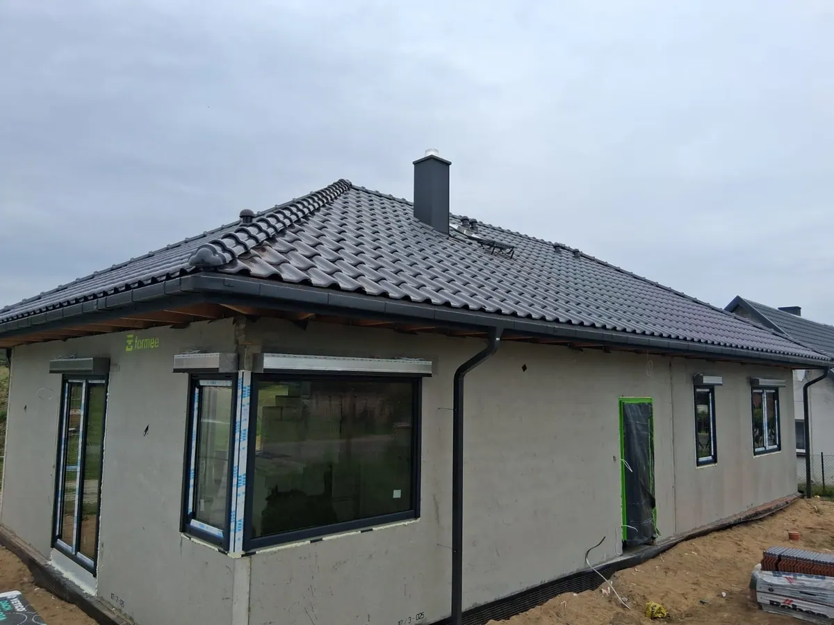 Dom z keramzytobetonu ze stolarką zamontowaną przez Bauline — zdjęcie 4 z 6
